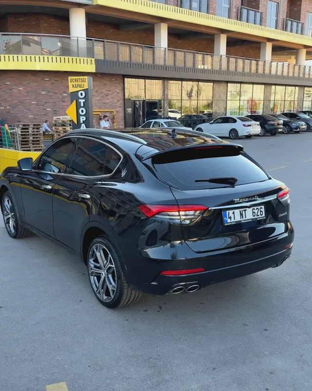 Maserati Levante Detaylı İç Temizlik ve Pasta Cila - sonrası